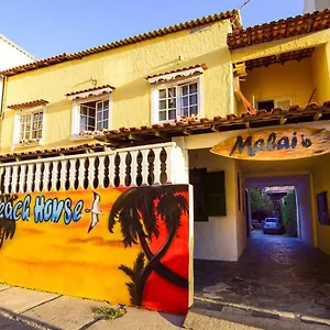 Hostal Malai Beach House